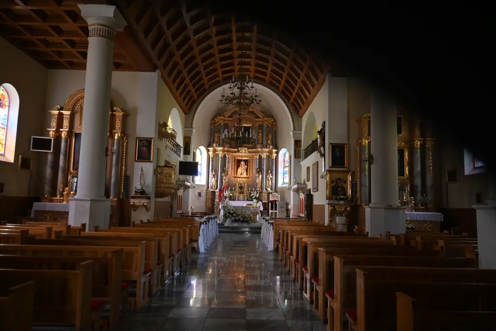 Sławatycze wnętrze kościoła MB Różańcowej