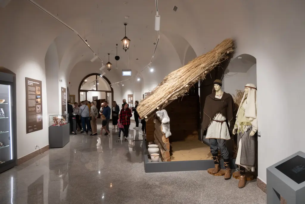 Zwiedzanie wystaw w muzeum