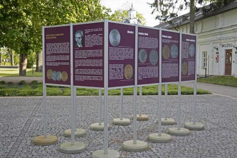 Władcy Polski w medalierstwie Witolda Korskiego